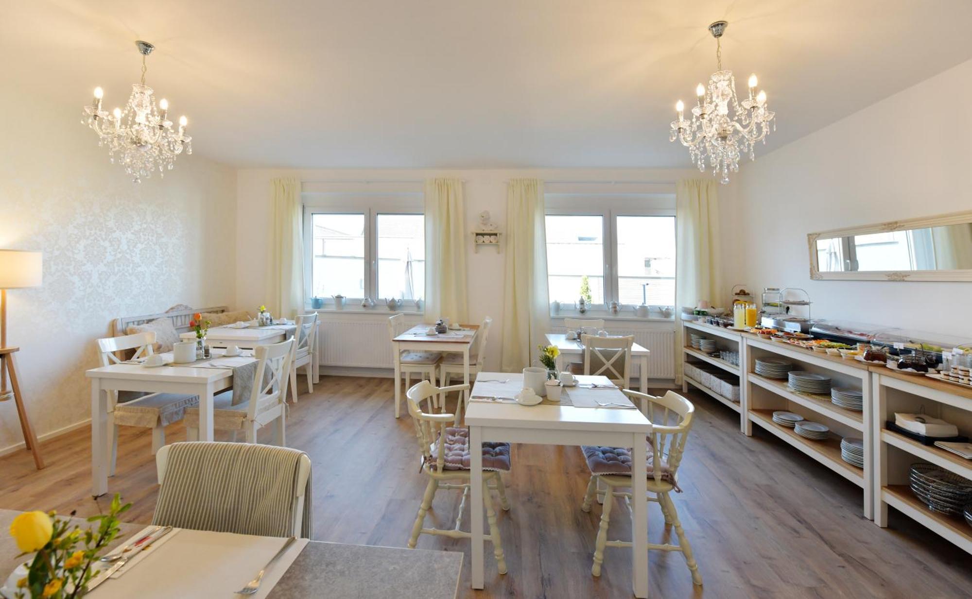 Haus Mariella Otel Podersdorf am See Dış mekan fotoğraf