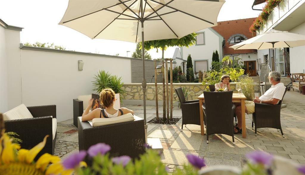 Haus Mariella Otel Podersdorf am See Dış mekan fotoğraf